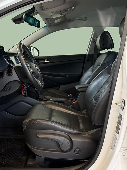 Hyundai Tucson 15 of 30
