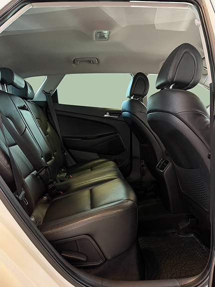 Hyundai Tucson 18 of 30