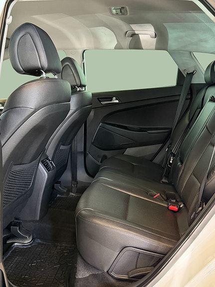 Hyundai Tucson 17 of 30
