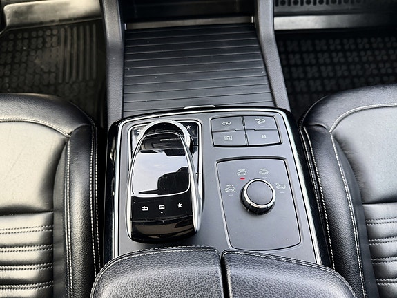 Mercedes-Benz GLE500 e 13 of 18