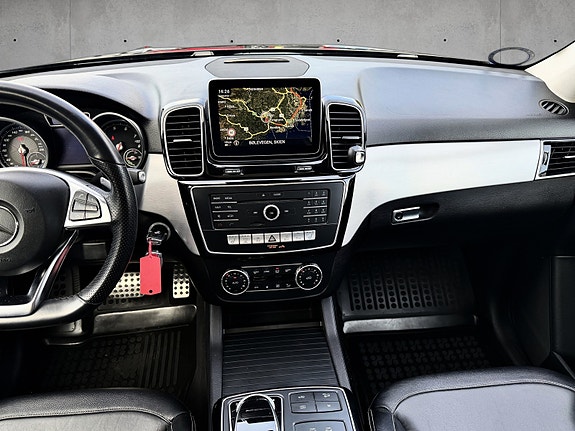 Mercedes-Benz GLE500 e 11 of 18
