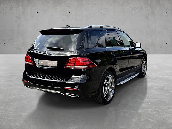 Mercedes-Benz GLE500 e 4 of 18