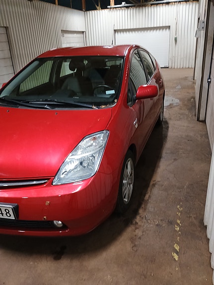 Toyota Prius 11 of 22