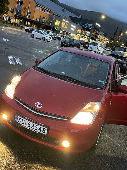 Toyota Prius 3 of 22
