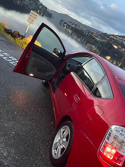 Toyota Prius 5 of 22