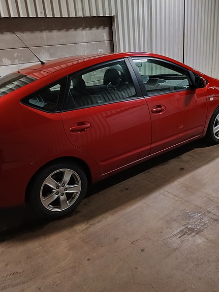 Toyota Prius 12 of 22