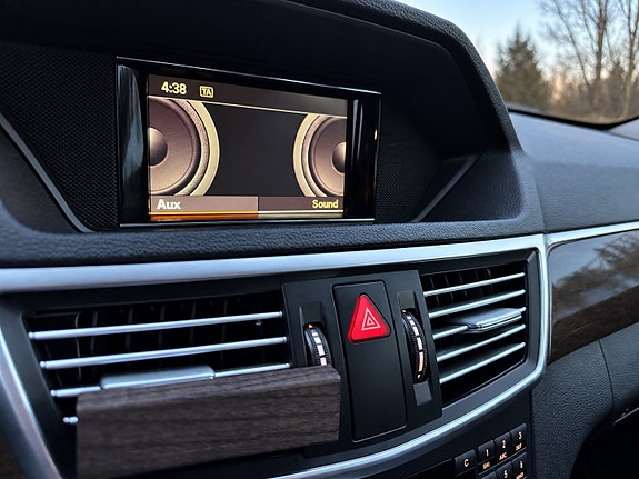 Mercedes-Benz E200 d 10 of 16