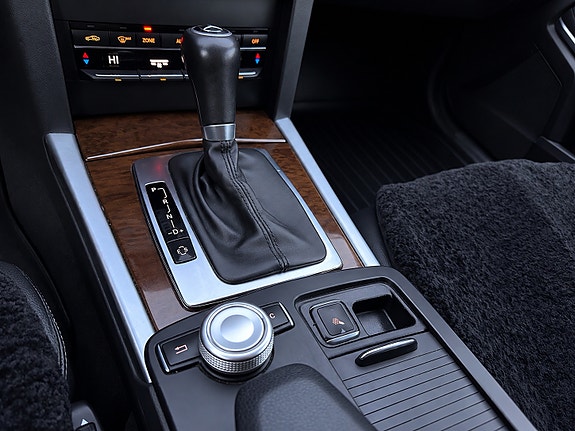 Mercedes-Benz E200 d 12 of 16