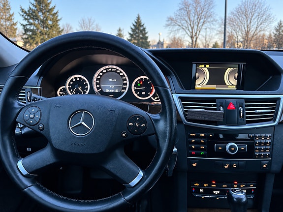 Mercedes-Benz E200 d 9 of 16