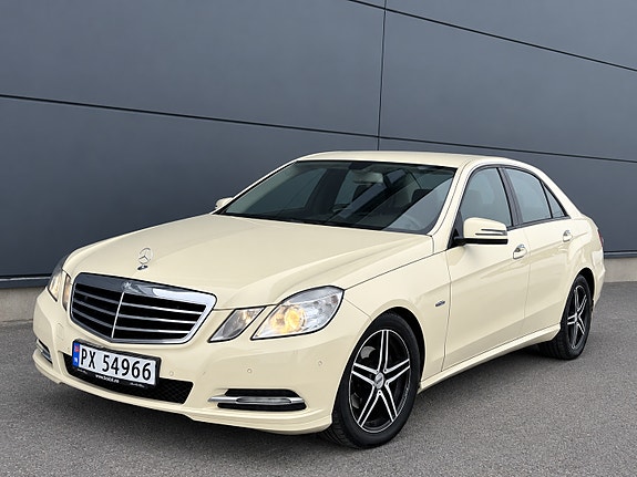 Mercedes-Benz E200 d 2 of 16