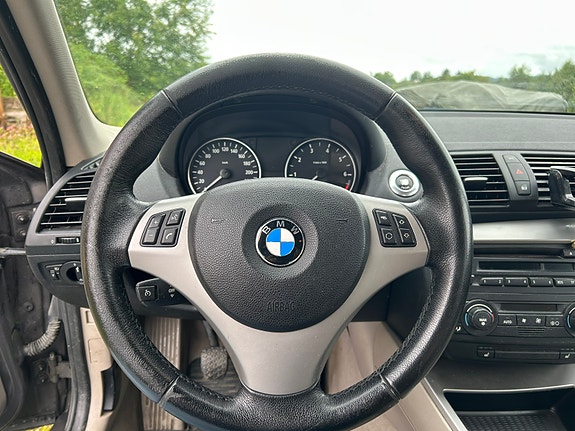 BMW 116i 7 of 16