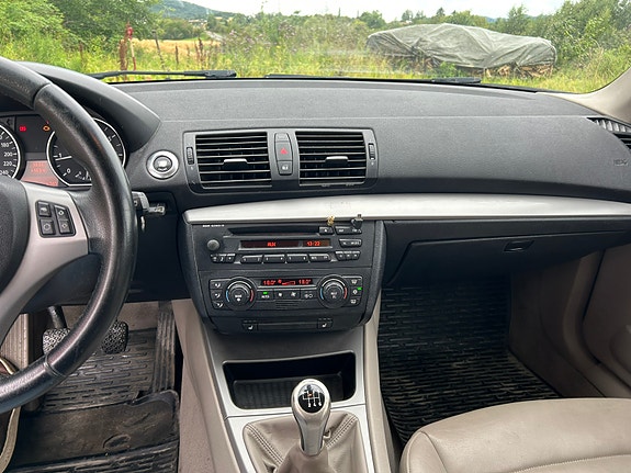 BMW 116i 9 of 16