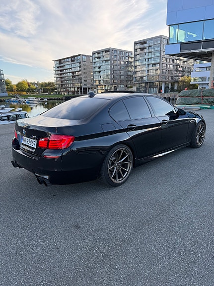 BMW M5 8 of 28