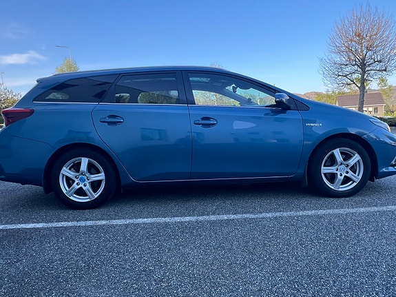 Toyota Auris 9 of 18