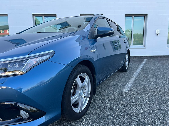Toyota Auris 4 of 18