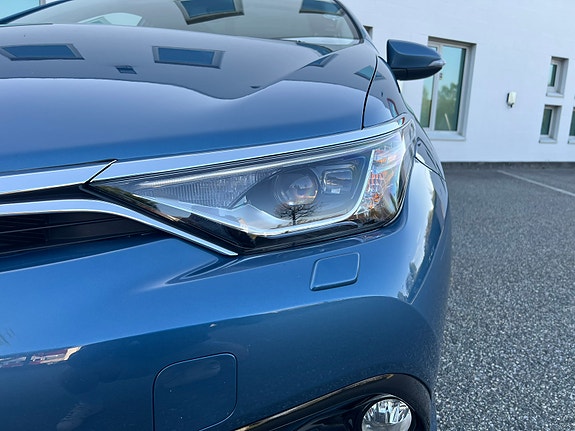Toyota Auris 6 of 18