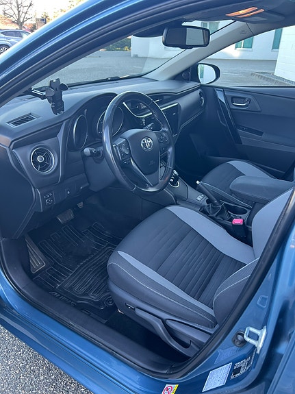 Toyota Auris 10 of 18