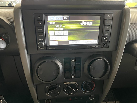 Jeep Wrangler 14 of 14