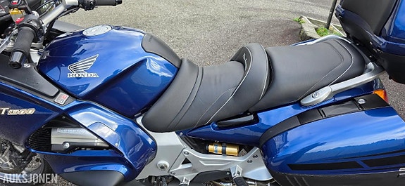 Honda ST 1300 Pan European 6 of 30