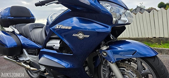 Honda ST 1300 Pan European 8 of 30