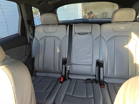 Audi Q7 12 of 14