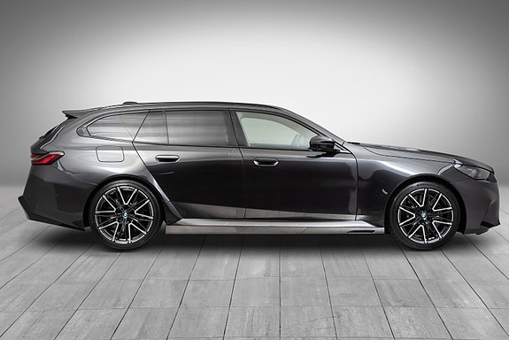 BMW M5 6 of 30