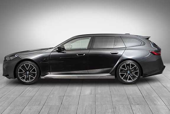 BMW M5 2 of 30