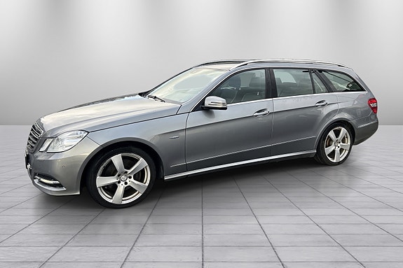 Mercedes-Benz E250 2 of 22