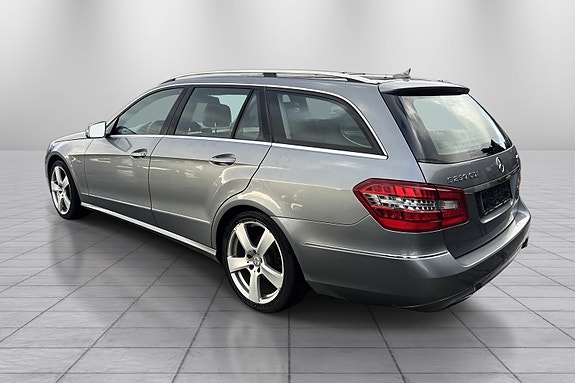 Mercedes-Benz E250 4 of 22