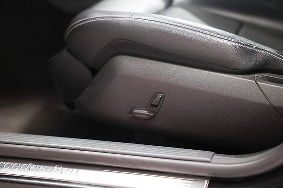 Mercedes-Benz E200 14 of 19
