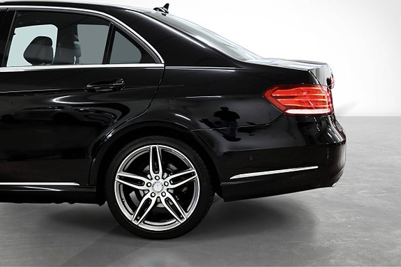 Mercedes-Benz E200 8 of 19