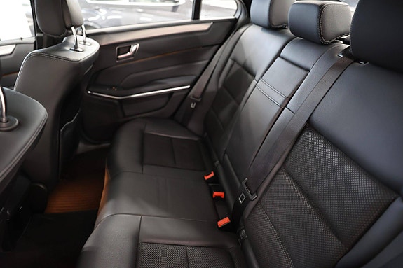 Mercedes-Benz E200 16 of 19