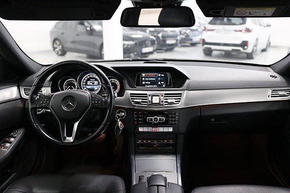 Mercedes-Benz E200 9 of 19