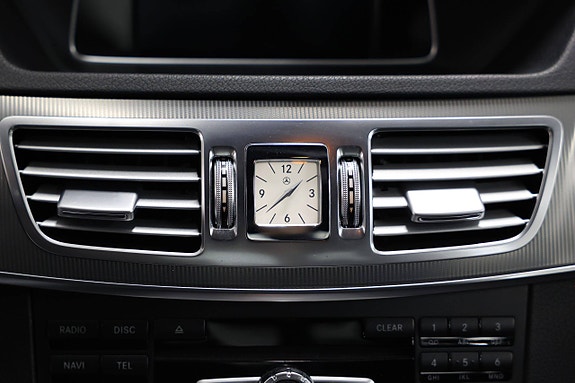 Mercedes-Benz E200 13 of 19