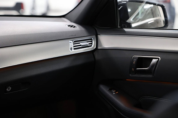 Mercedes-Benz E200 15 of 19