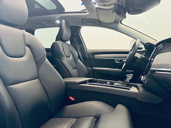 Volvo V90 Cross Country 9 of 30