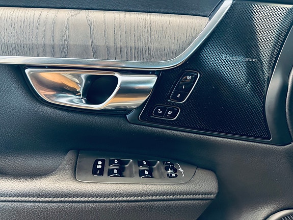 Volvo V90 Cross Country 24 of 30
