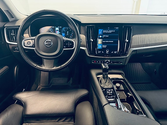 Volvo V90 Cross Country 11 of 30