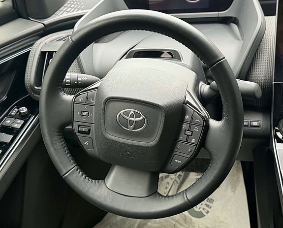 Toyota bZ4X 16 of 30