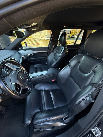 Volvo XC90 11 of 24