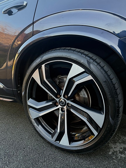 Volvo XC90 10 of 24
