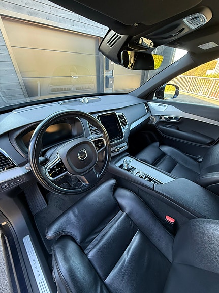 Volvo XC90 14 of 24