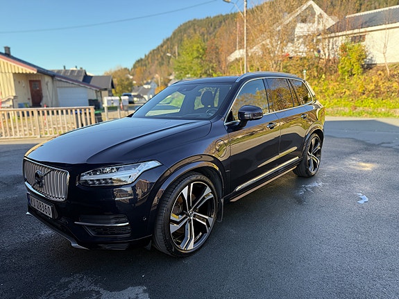 Volvo XC90 3 of 24
