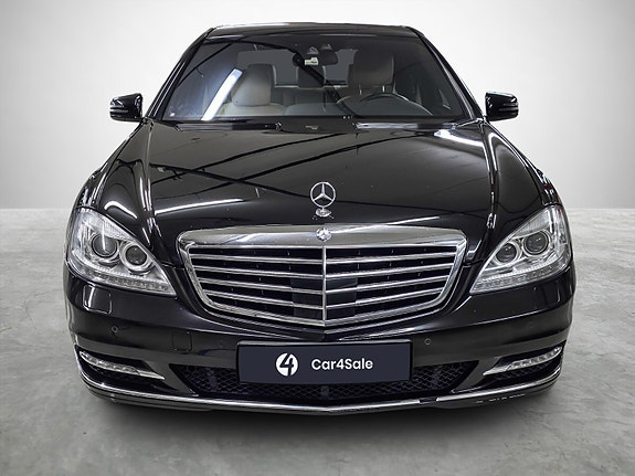 Mercedes-Benz S350 d 8 of 26