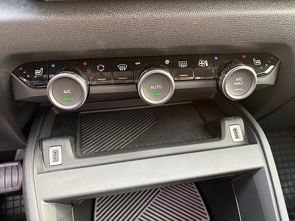 Citroen E-C4 22 of 30