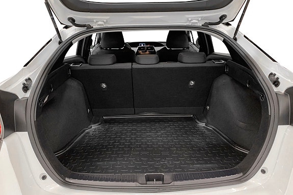 Toyota Prius 4 of 13
