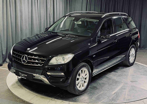 Mercedes-Benz ML250 2 of 30