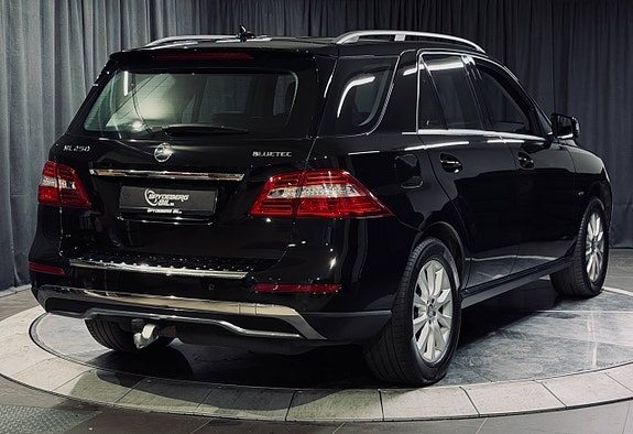 Mercedes-Benz ML250 6 of 30