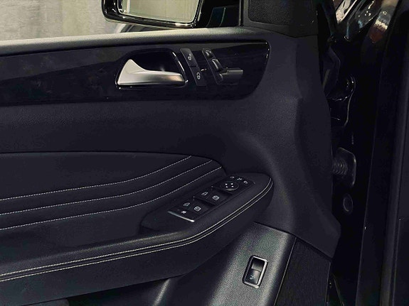 Mercedes-Benz ML250 27 of 30