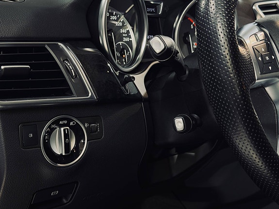Mercedes-Benz ML250 13 of 30